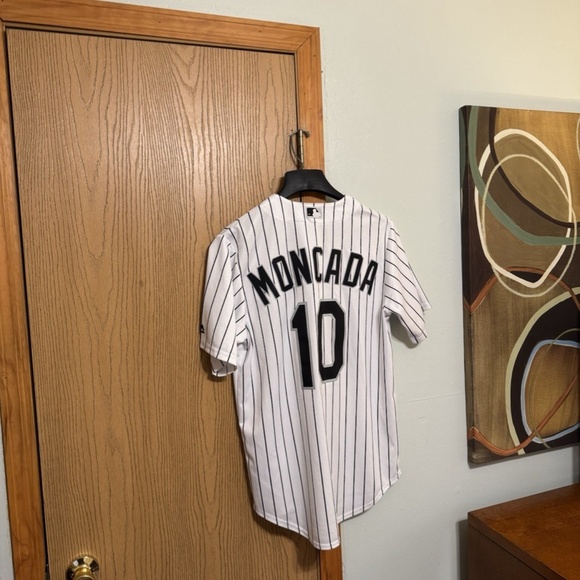 Majestic "Chicago White Sox - Moncada" Medium Short Sleeve Baseball Jersey - EUC - Picture 2 of 5